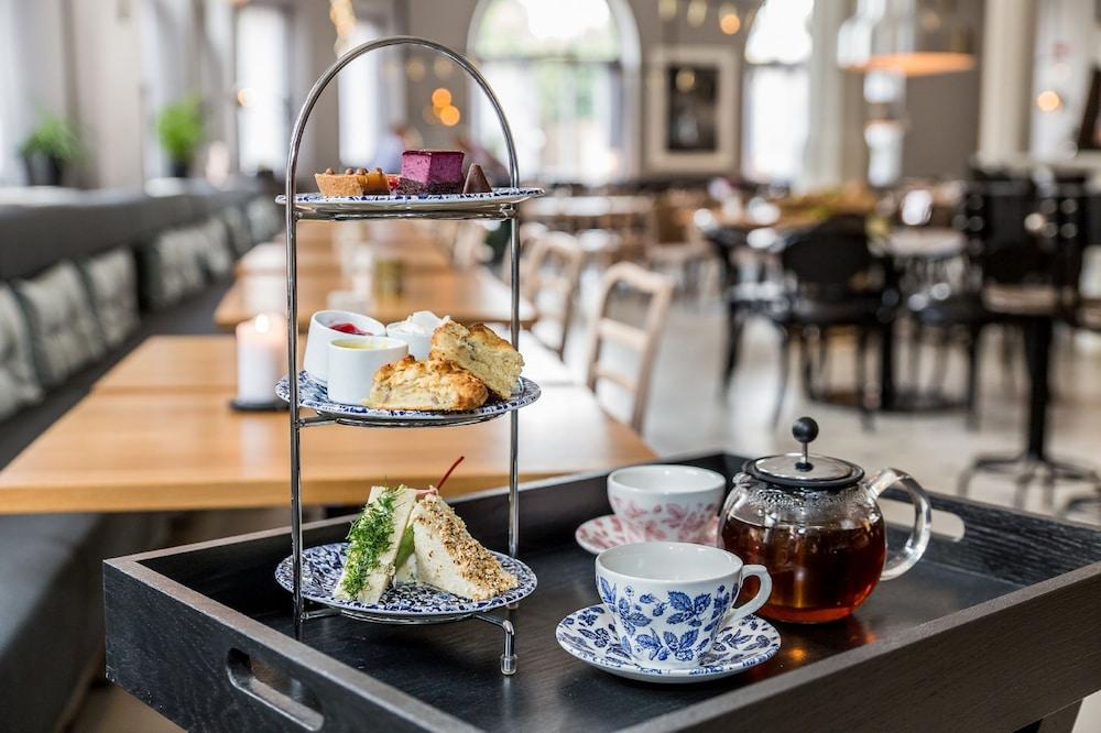 Home Hotel Borgen أوربرو المظهر الخارجي الصورة